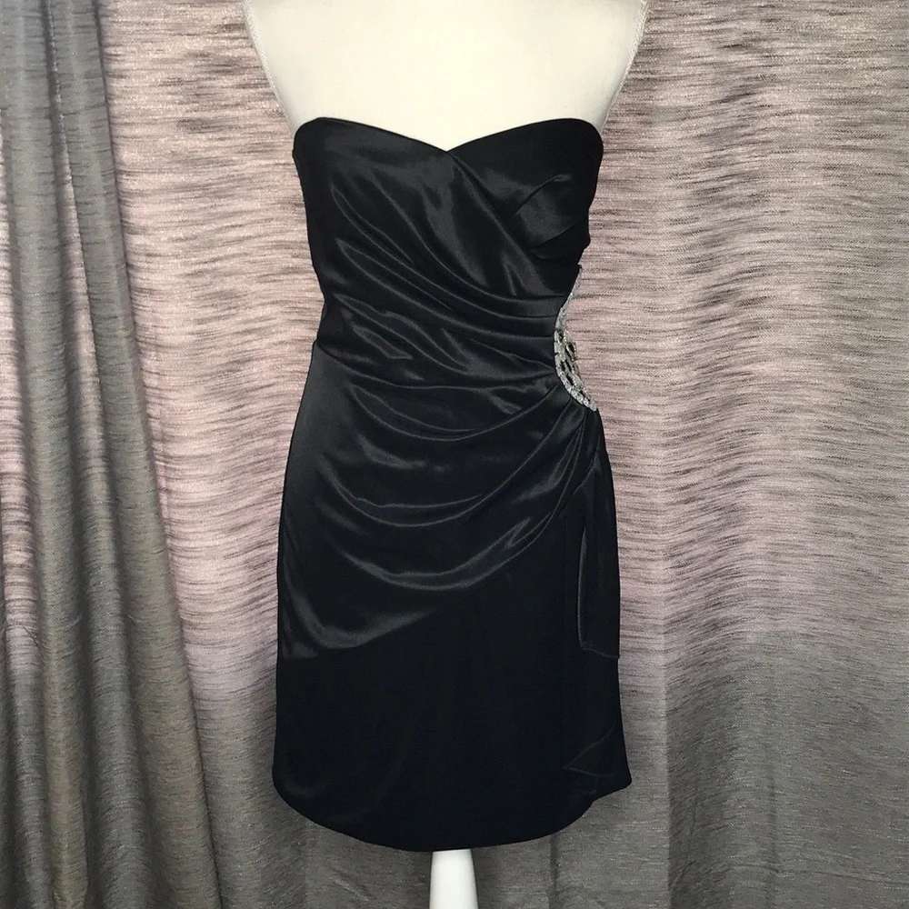 TEEZE ME BLACK MED STRAPLESS DRESS WITH BLING